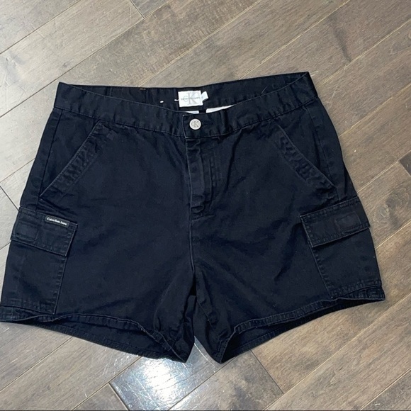 Woman’s Calvin Klein Shorts size 10 - Picture 1 of 4